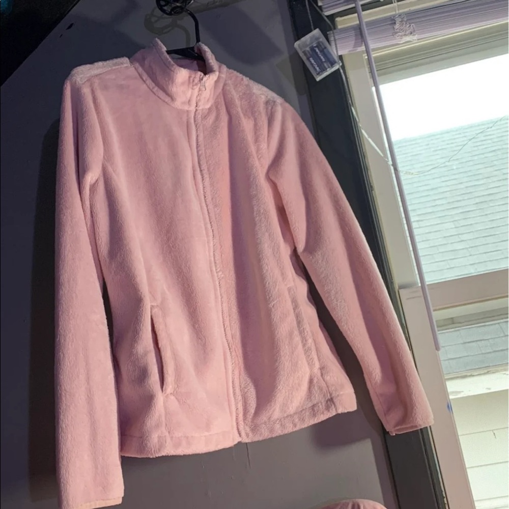 zip up fuzzy jacket